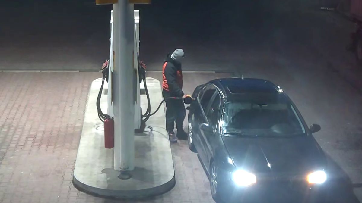 Fantom benzinek dopaden. Na ulici ho poznal policista v civilu